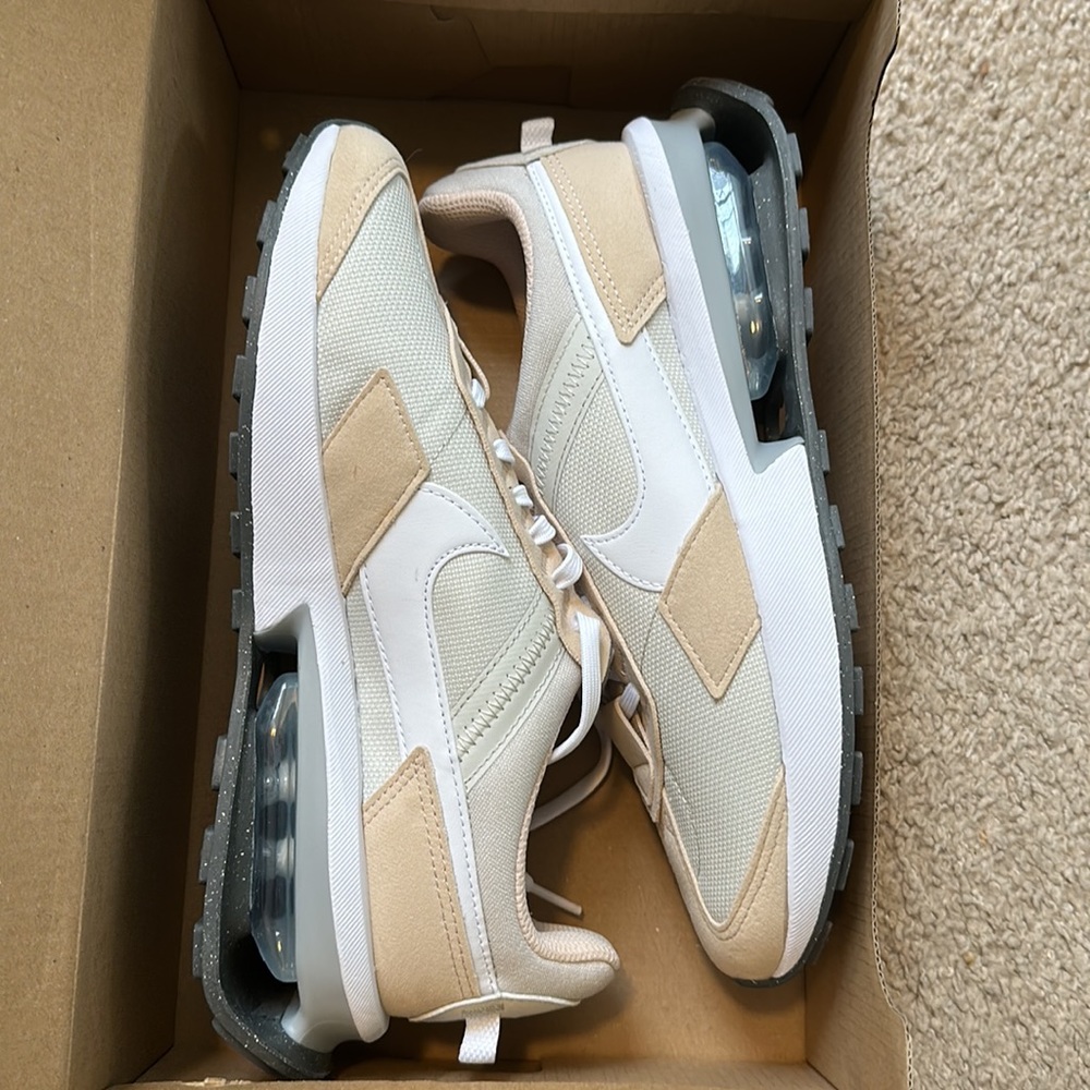 Nike air max pre-day size 7.5! - Picture 2 of 5